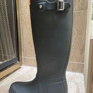 Hunter Boots - Dark gray for sale. Only worn a few times.